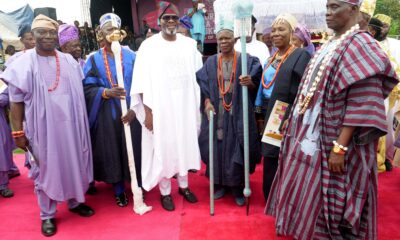 From Left to Right: Chief Dotun Odekeye (Aare of Awe), Chief Ogunbode (Aro of Awe), Dr.Ayoola Oduntan (Group Managing Director, Amo Farm Sieberer Hatchery Ltd), HRM Oba Cornelius Abiola Taiwo Oladokun III (Alaawe of Awe), Olori Oluyemisi Taiwo, Oloja of Ago-Oja, Isale Oyo.